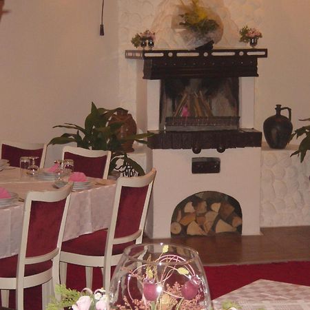 B&B Villa Pipacs Feketić 외부 사진