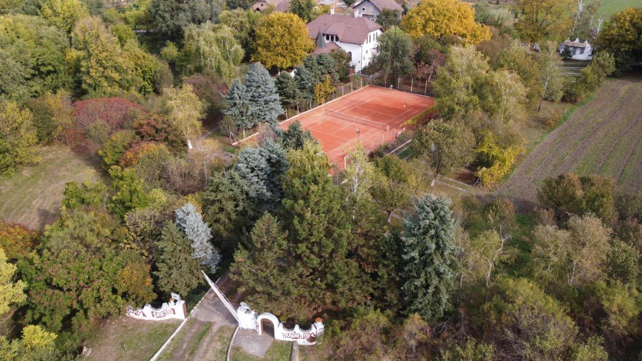 B&B Villa Pipacs Feketić 외부 사진