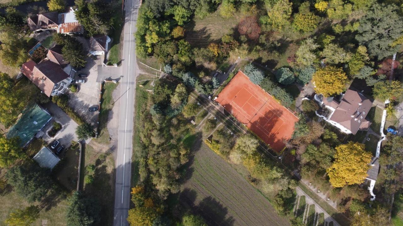 B&B Villa Pipacs Feketić 외부 사진