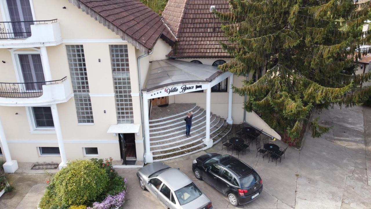 B&B Villa Pipacs Feketić 외부 사진