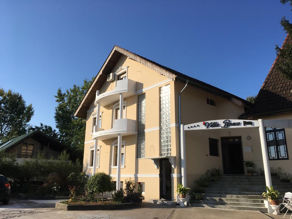 B&B Villa Pipacs Feketić 외부 사진
