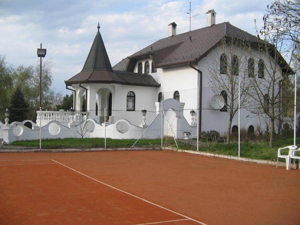 B&B Villa Pipacs Feketić 외부 사진