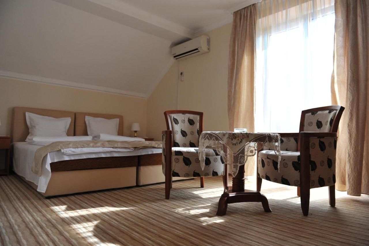 B&B Villa Pipacs Feketić 외부 사진